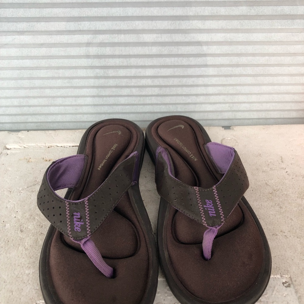 Nike Comfort Women's in Black and Purple FlipFlop Sandals Size 8 - Picture 11 of 13